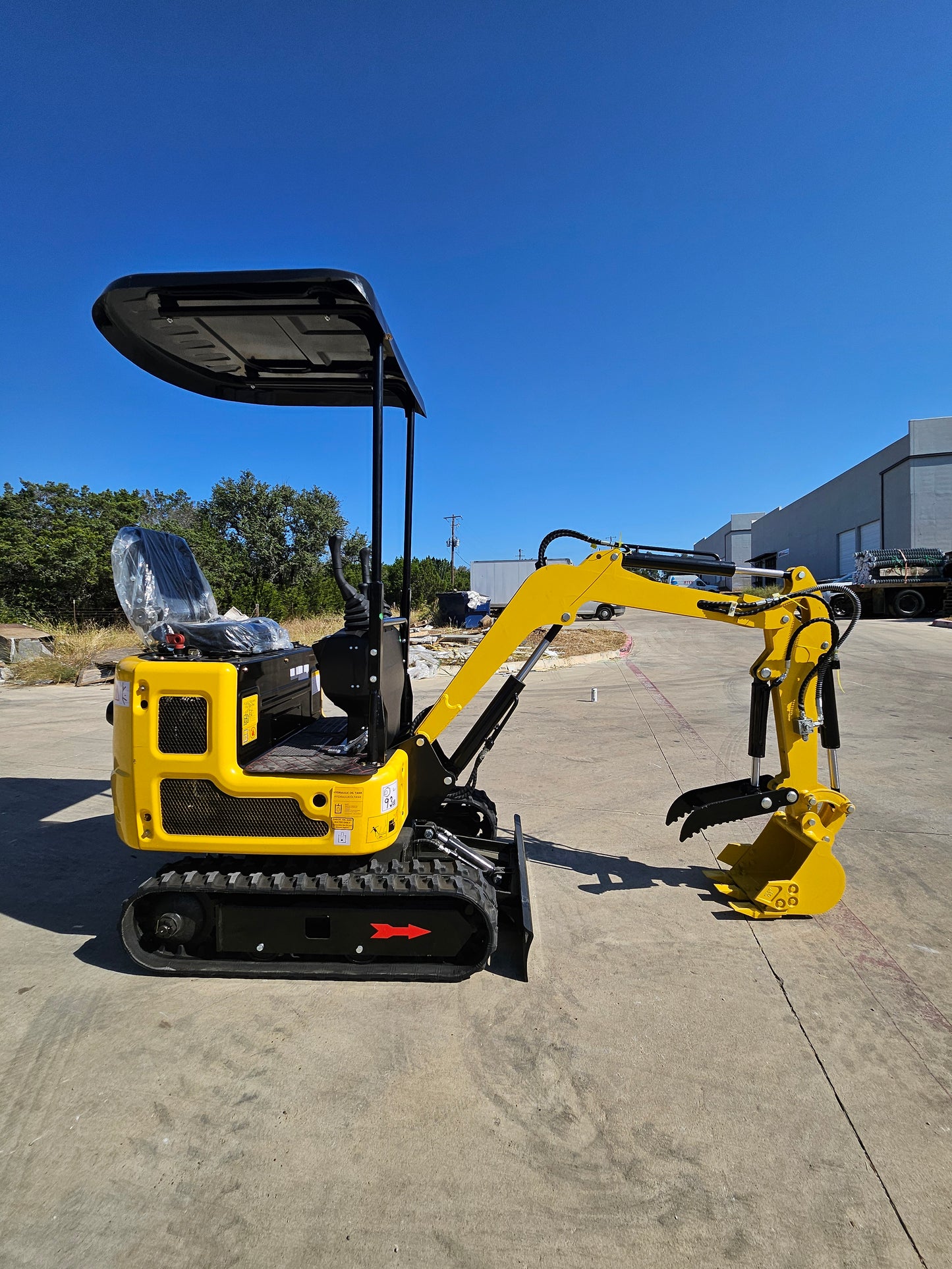 2025 1 TON, Mini Excavator w/ Canopy, Kubota Diesel, Bucket/Hydraulic Thumb