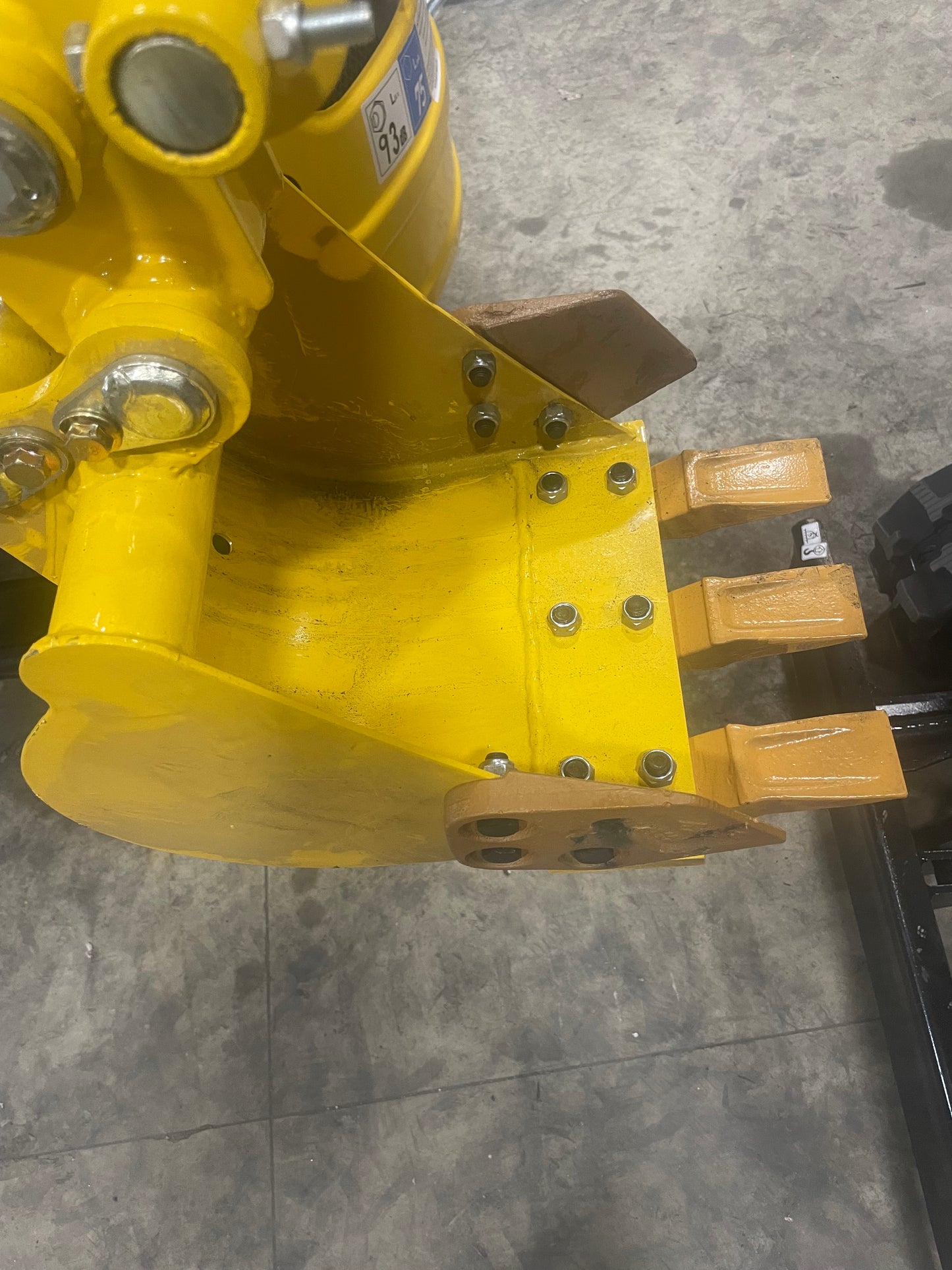 1 TON R319 Mini Excavator w/ Canopy:B&S XR210 EPA Gas Bucket/Hydraulic Thumb