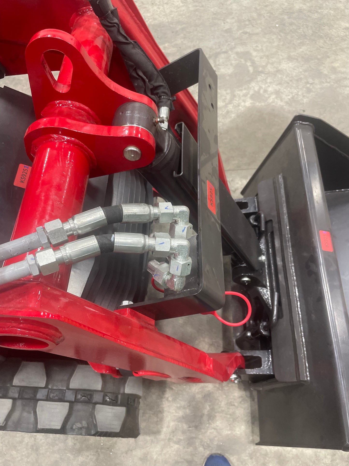 Rhinoceros Skid Steer Loader RH925 with Kubota Diesel Engine