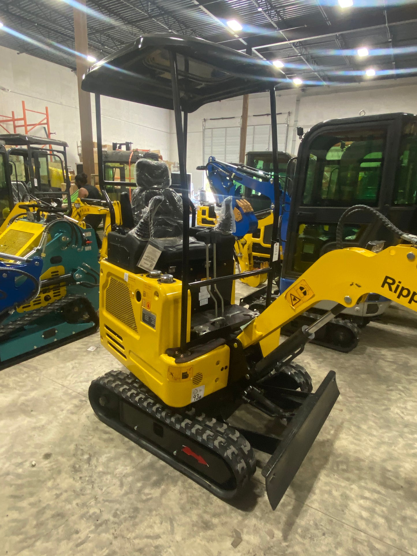 Mini Excavator Kubota Diesel w/ Canopy