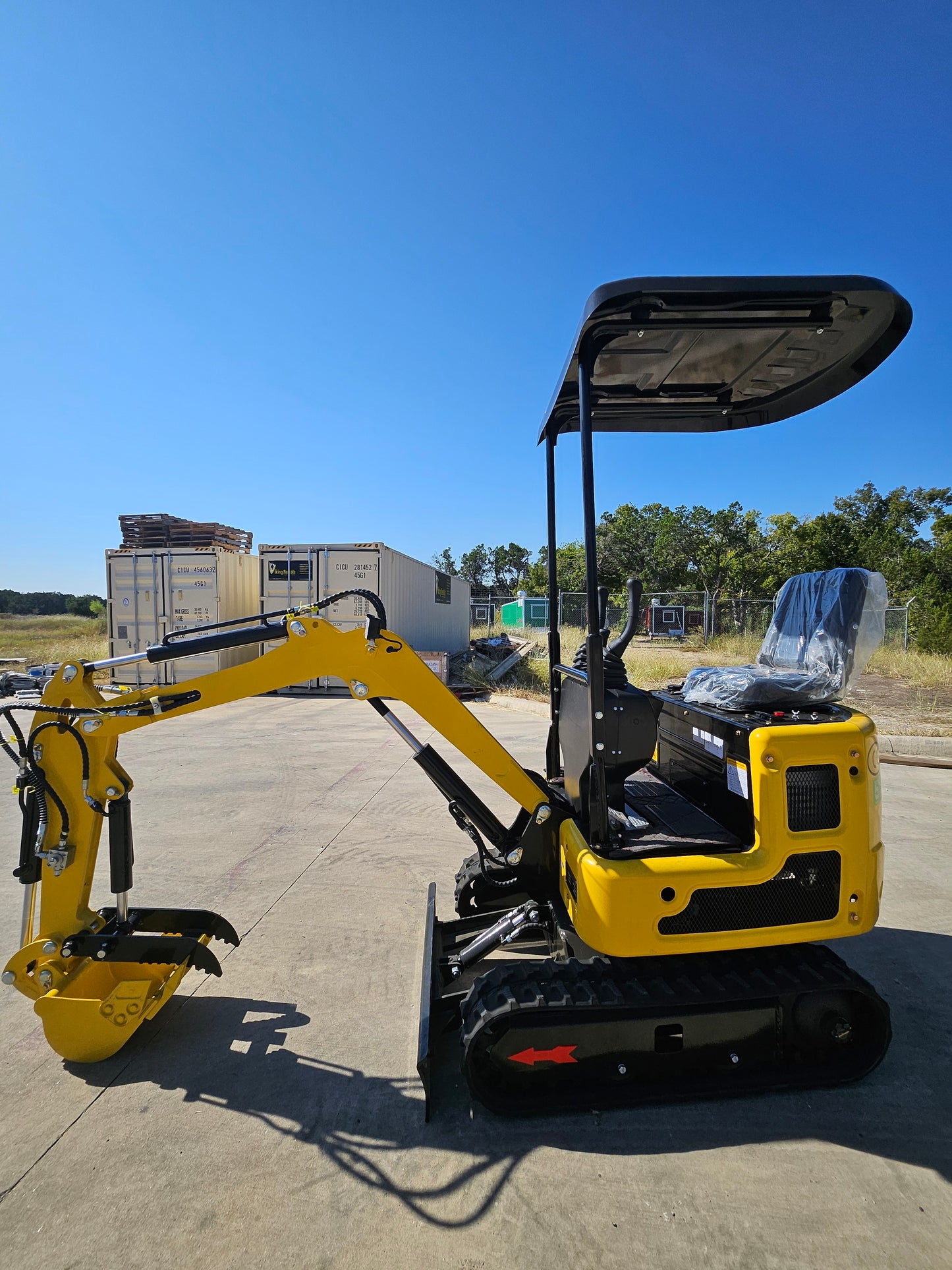 2025 1 TON, Mini Excavator w/ Canopy, Kubota Diesel, Bucket/Hydraulic Thumb