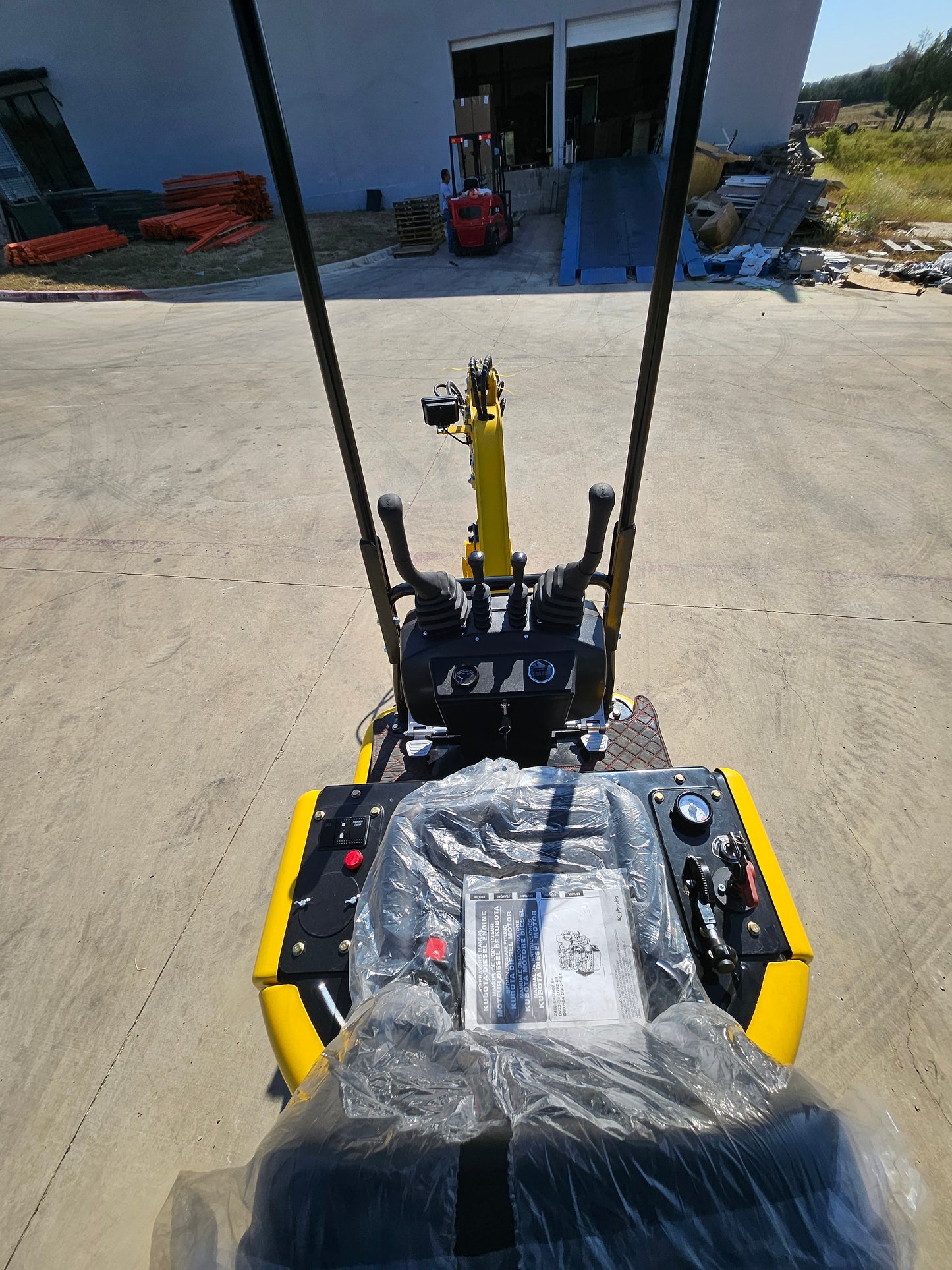 2025 1 TON, Mini Excavator w/ Canopy, Kubota Diesel, Bucket/Hydraulic Thumb