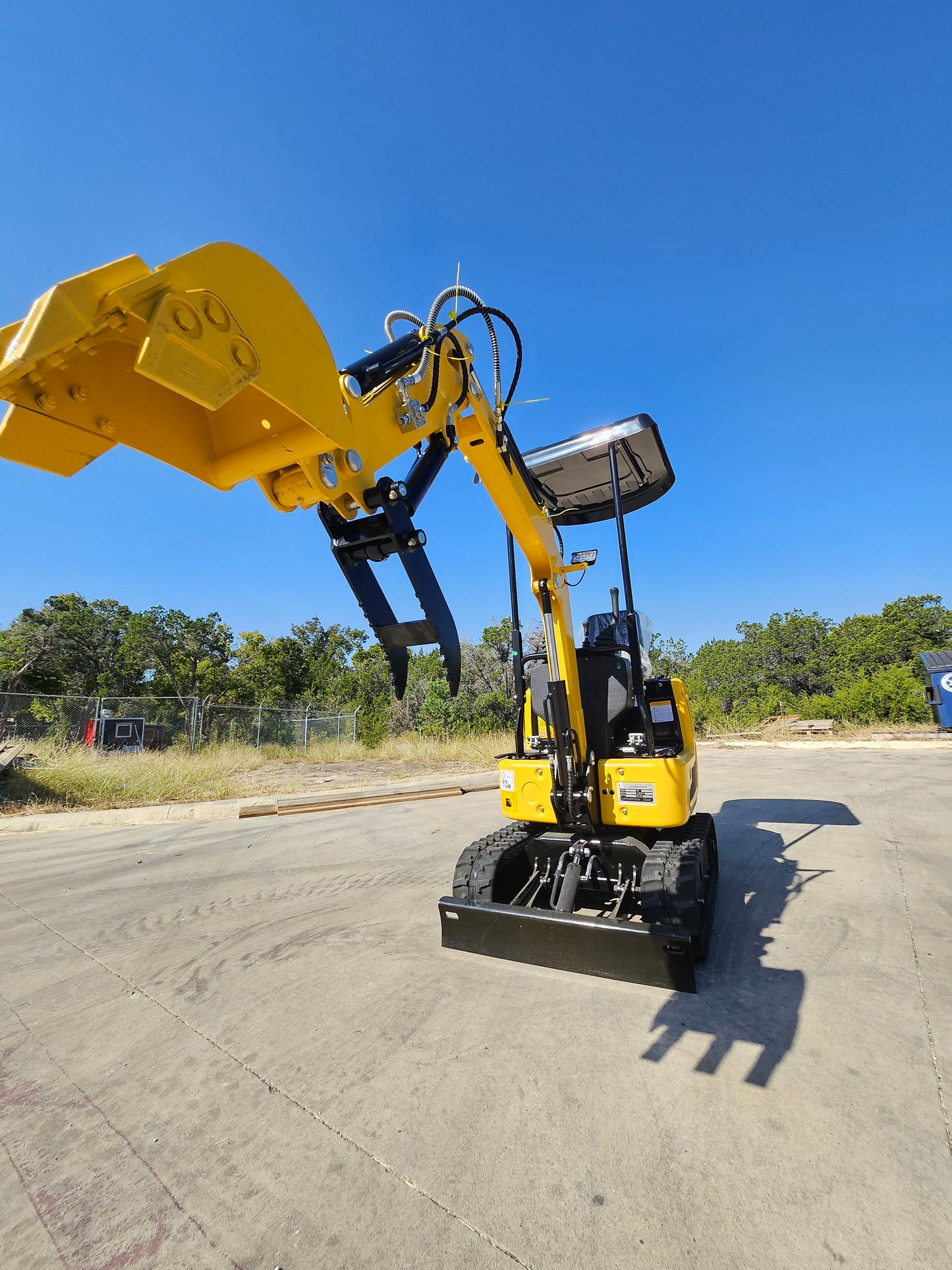 2025 1 TON, Mini Excavator w/ Canopy, Kubota Diesel, Bucket/Hydraulic Thumb
