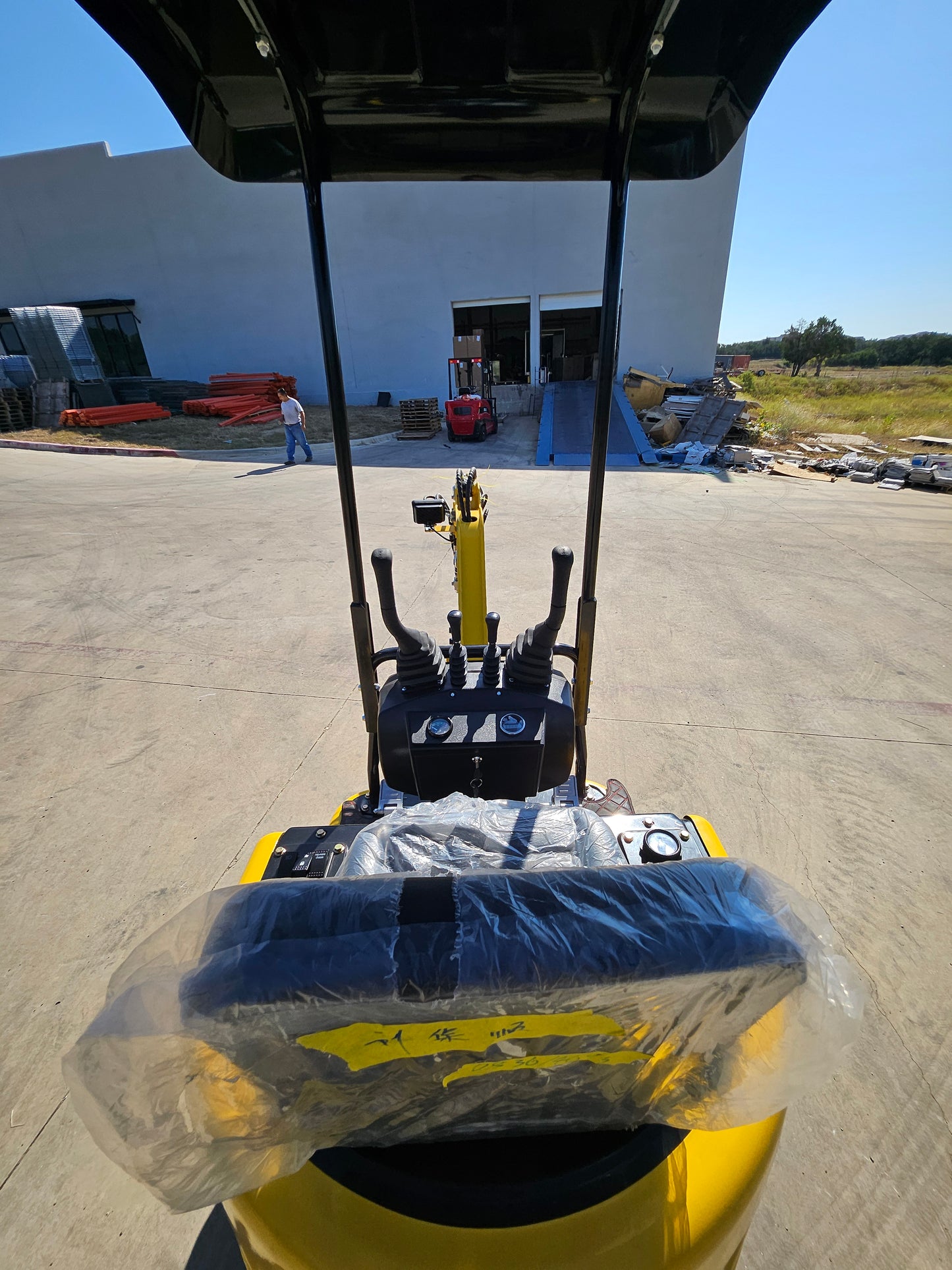 2025 1 TON, Mini Excavator w/ Canopy, Kubota Diesel, Bucket/Hydraulic Thumb