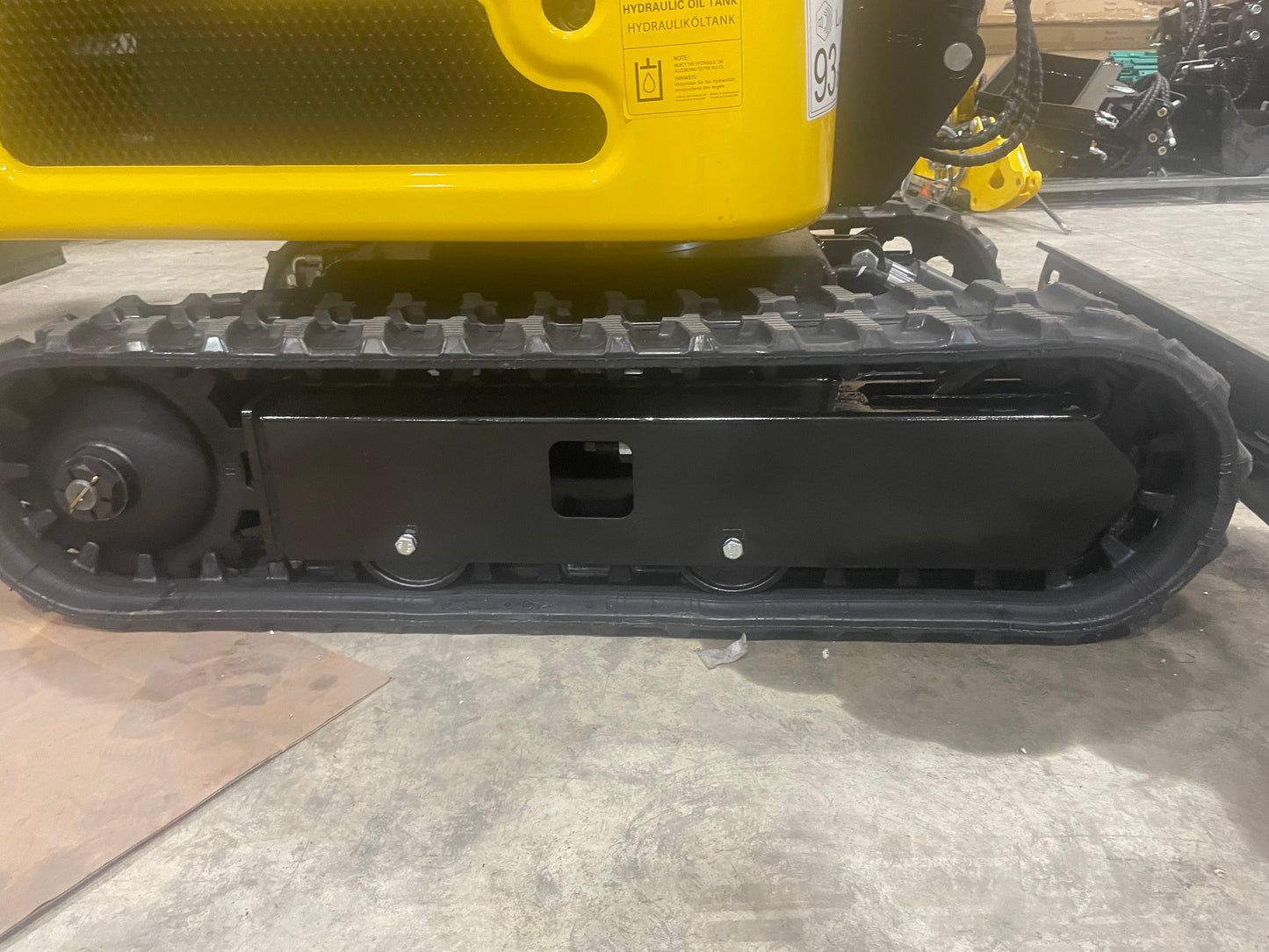 1 TON R319 Mini Excavator w/ Canopy:B&S XR210 EPA Gas Bucket/Hydraulic Thumb