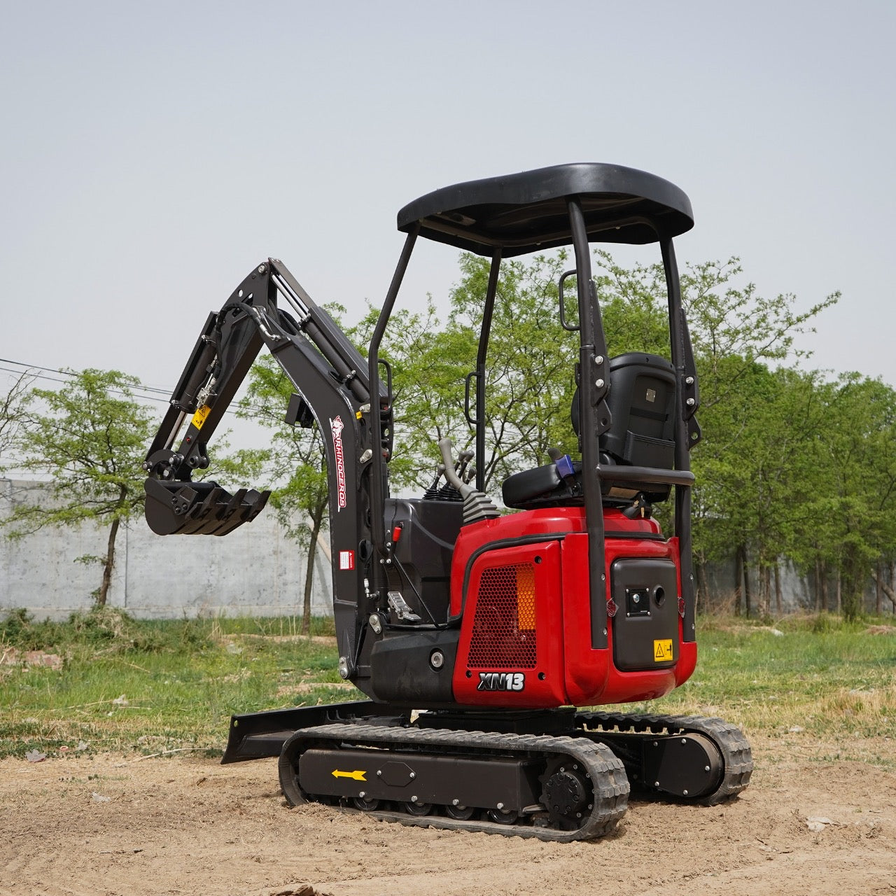 Rhinoceros 1.5 Ton Mini Excavator XN13 B&S Engine