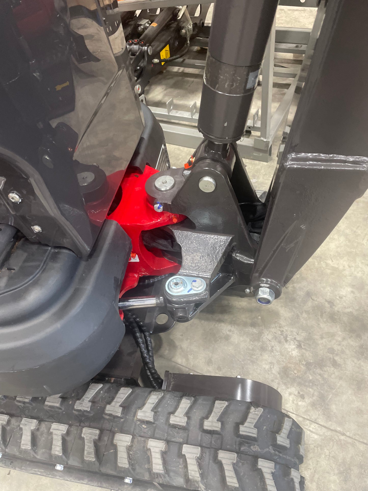 Rhinoceros 1.5 Ton Mini Excavator XN13 B&S Engine