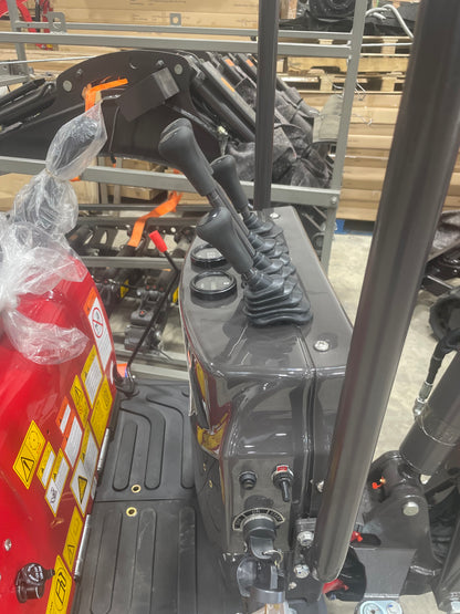 Rhinoceros 1.5 Ton Mini Excavator XN13 B&S Engine