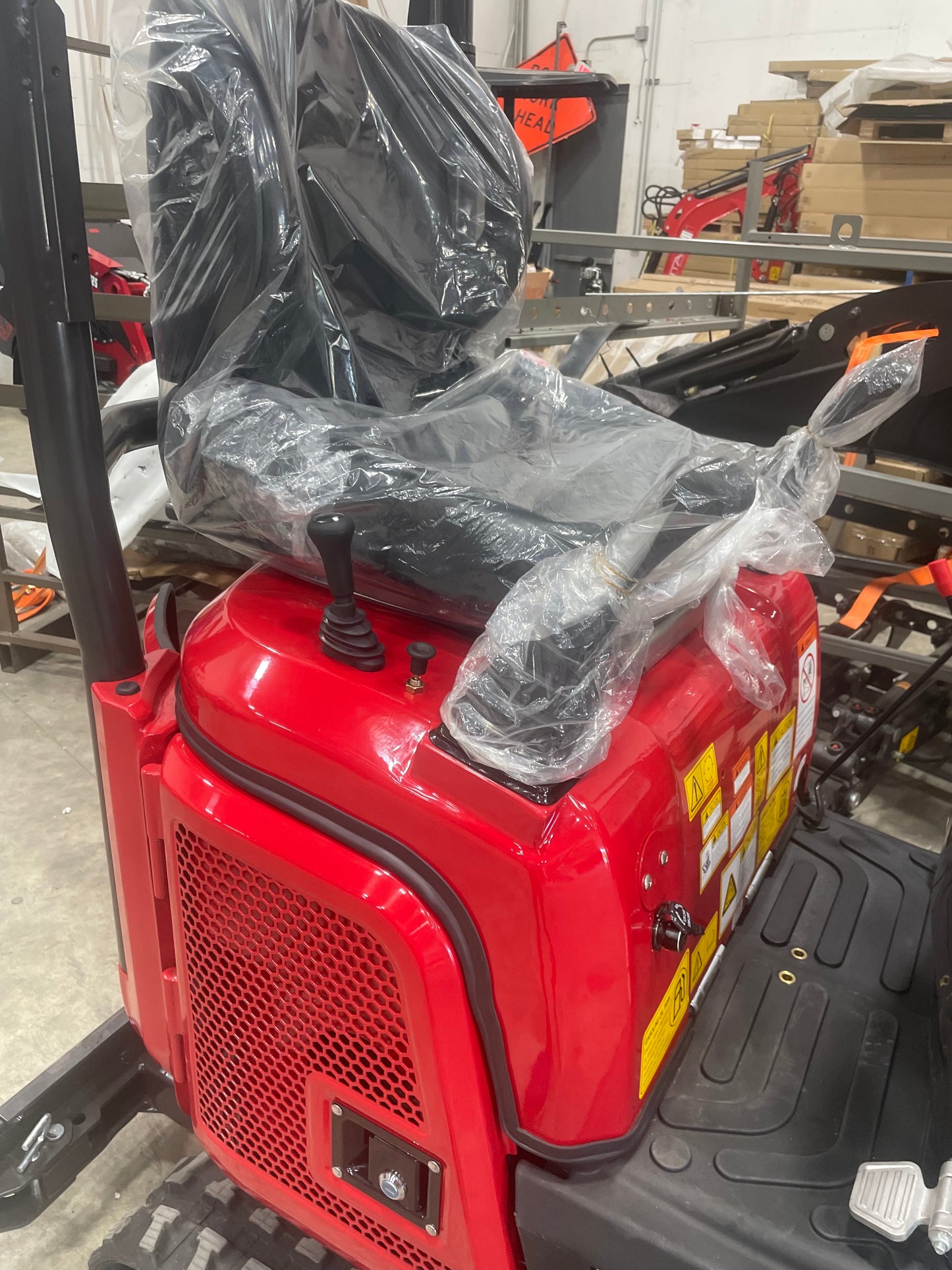 Rhinoceros 1.5 Ton Mini Excavator XN13 B&S Engine