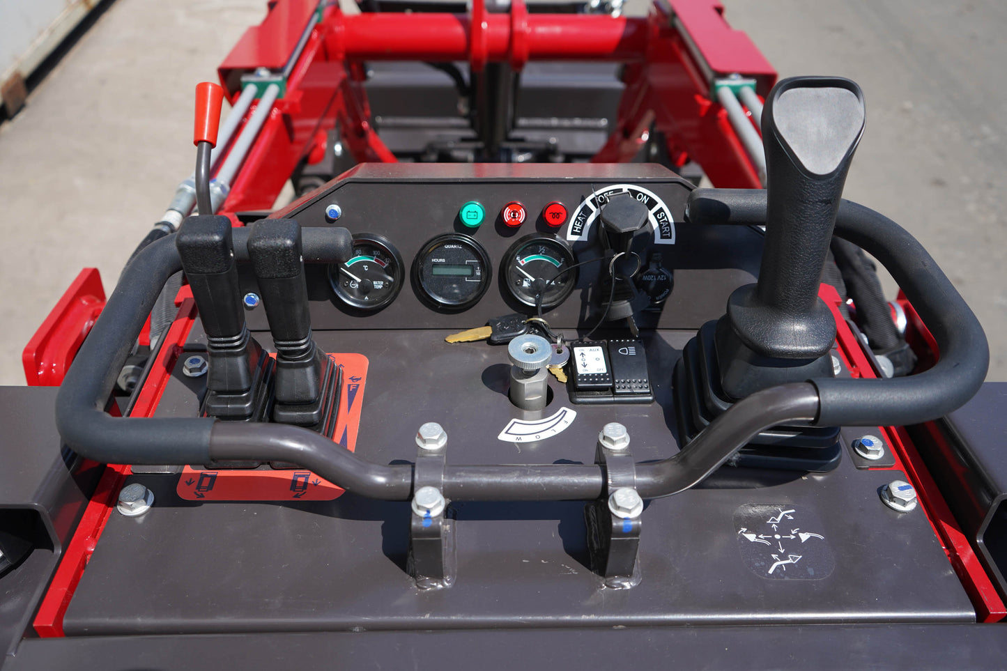 Rhinoceros Skid Steer Loader RH925 with Kubota Diesel Engine