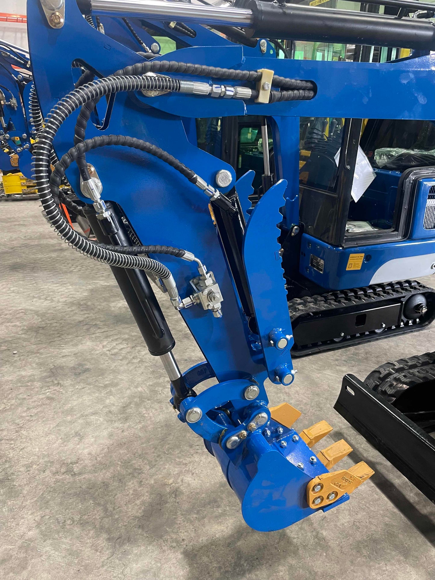 1.3 TON w/ Cab Mini Excavator with Kubota Diesel D902 Engine