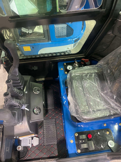 1.3 TON w/ Cab Mini Excavator with Kubota Diesel D902 Engine