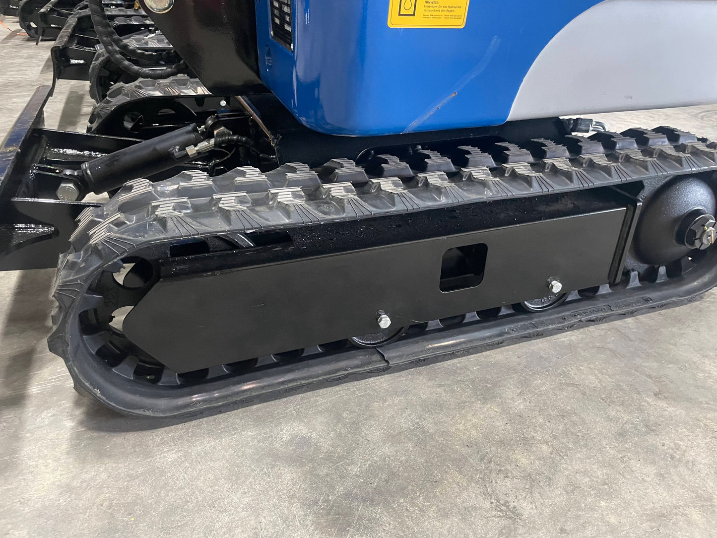 1.3 TON w/ Cab Mini Excavator with Kubota Diesel D902 Engine