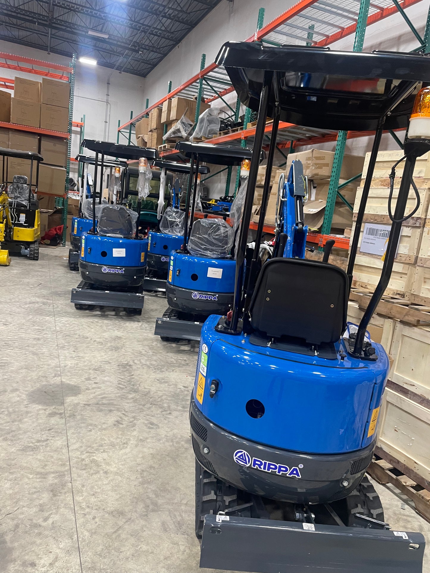 Rippa R10 Excavator Front Control B&S Engine, Hydraulic Thumb/Bucket/Telescopic Track/Swing Boom