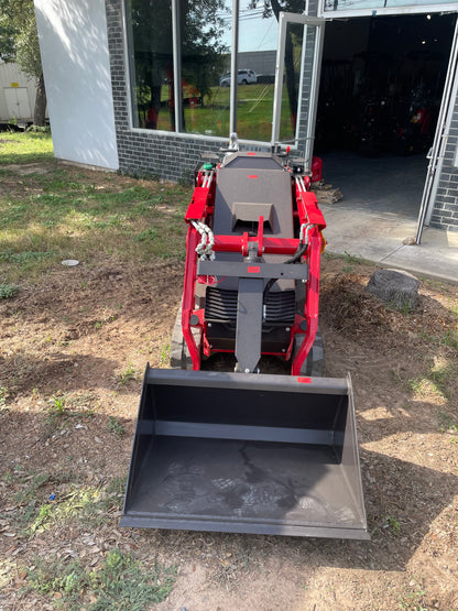 Rhinoceros Skid Steer Loader RH925 with Kubota Diesel Engine