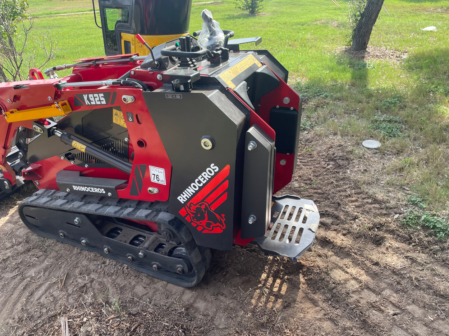 Rhinoceros Skid Steer Loader RH925 with Kubota Diesel Engine