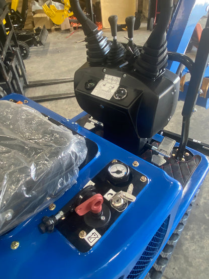 Mini Excavator Kubota Diesel D902 Engine, 1.3 TON w/ Canopy