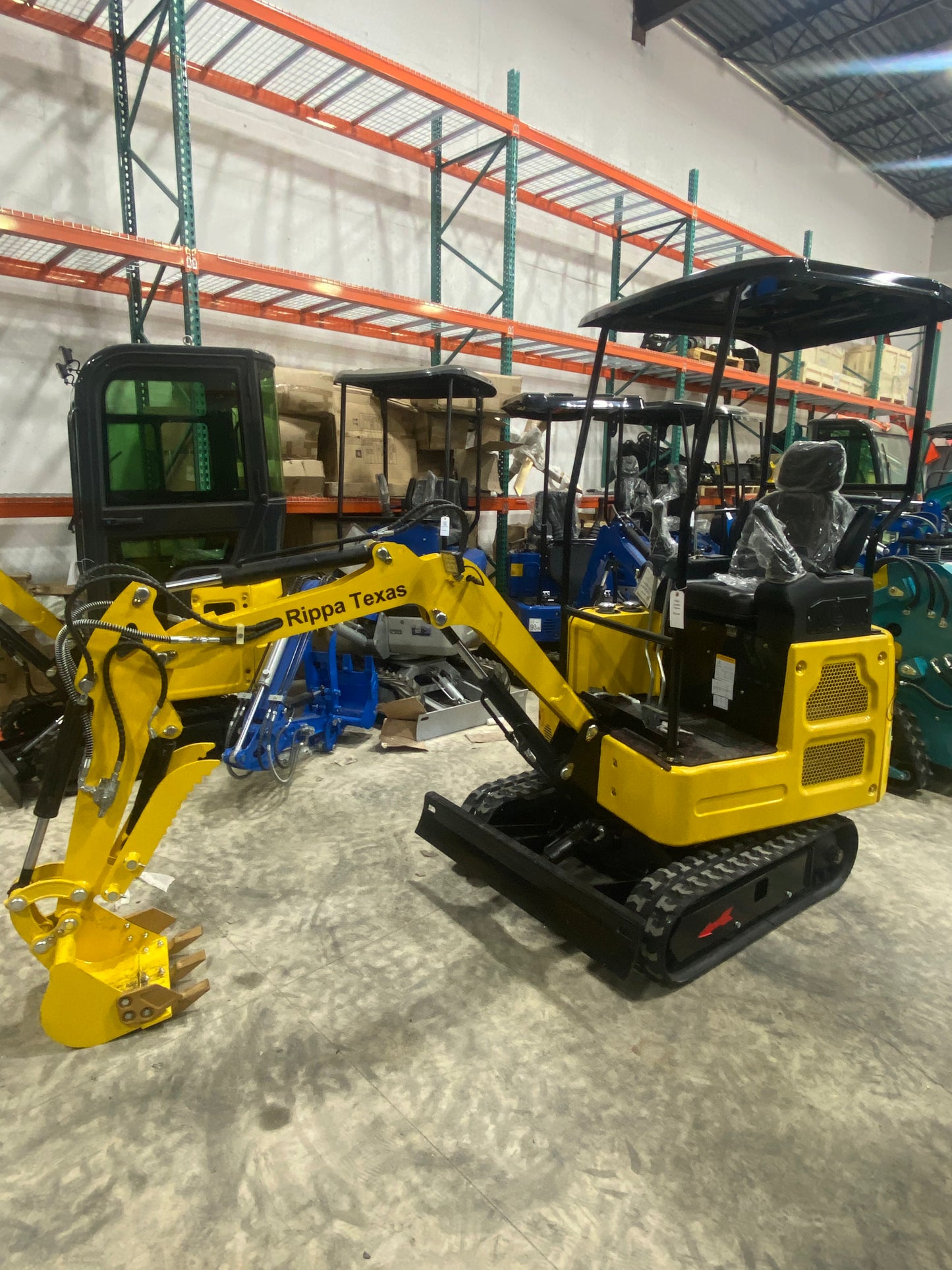 Rippa Mini Excavator with Kubota D902 Diesel, Canopy, Pilot Controls