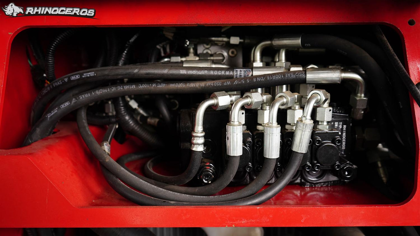 Rhinoceros Skid Steer Loader RH925 with Kubota Diesel Engine