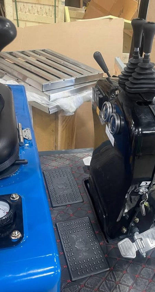 Rippa R10 Kubota Diesel engine Excavator, Hydraulic Thumb/Bucket/Telescopic Track/Swing Boom