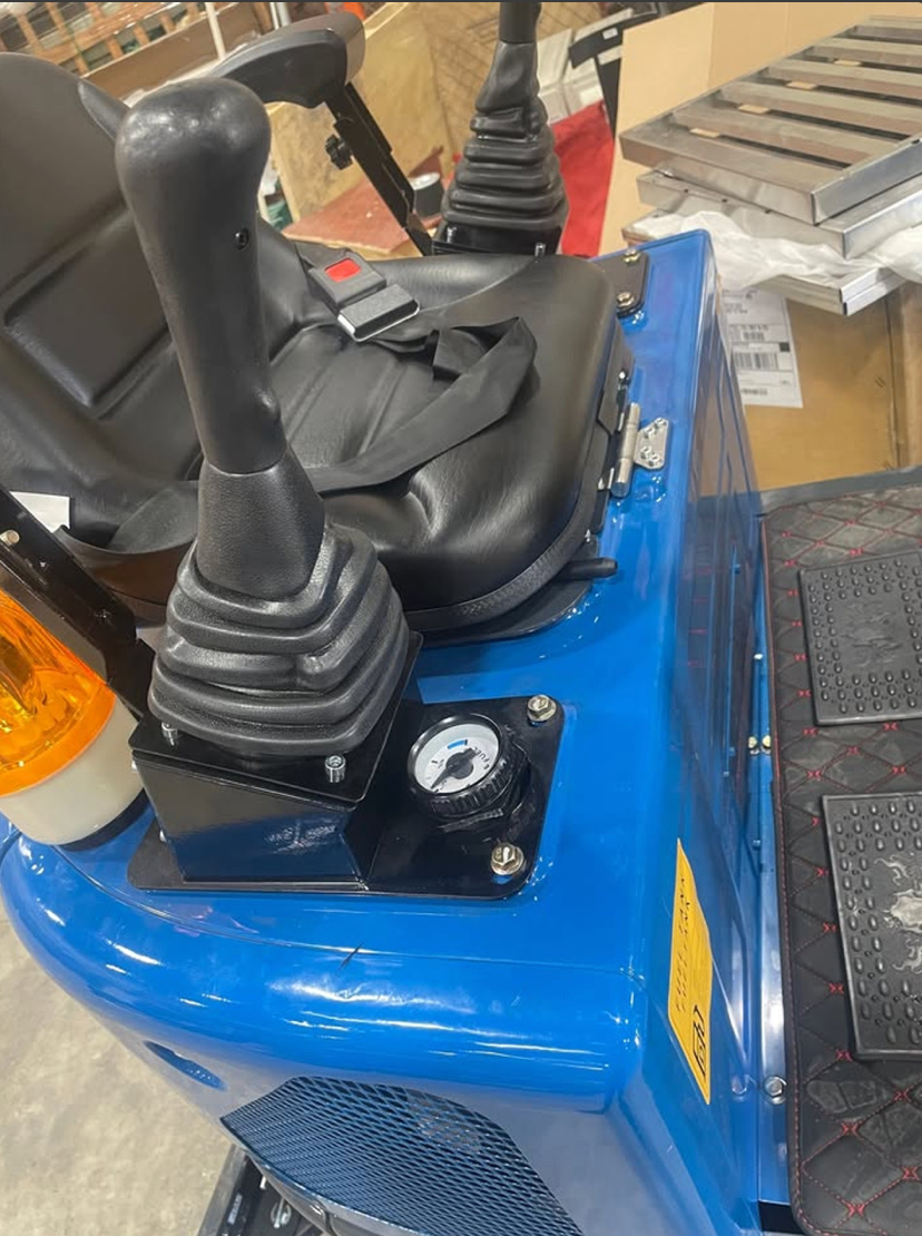 Rippa R10 Kubota Diesel engine Excavator, Hydraulic Thumb/Bucket/Telescopic Track/Swing Boom