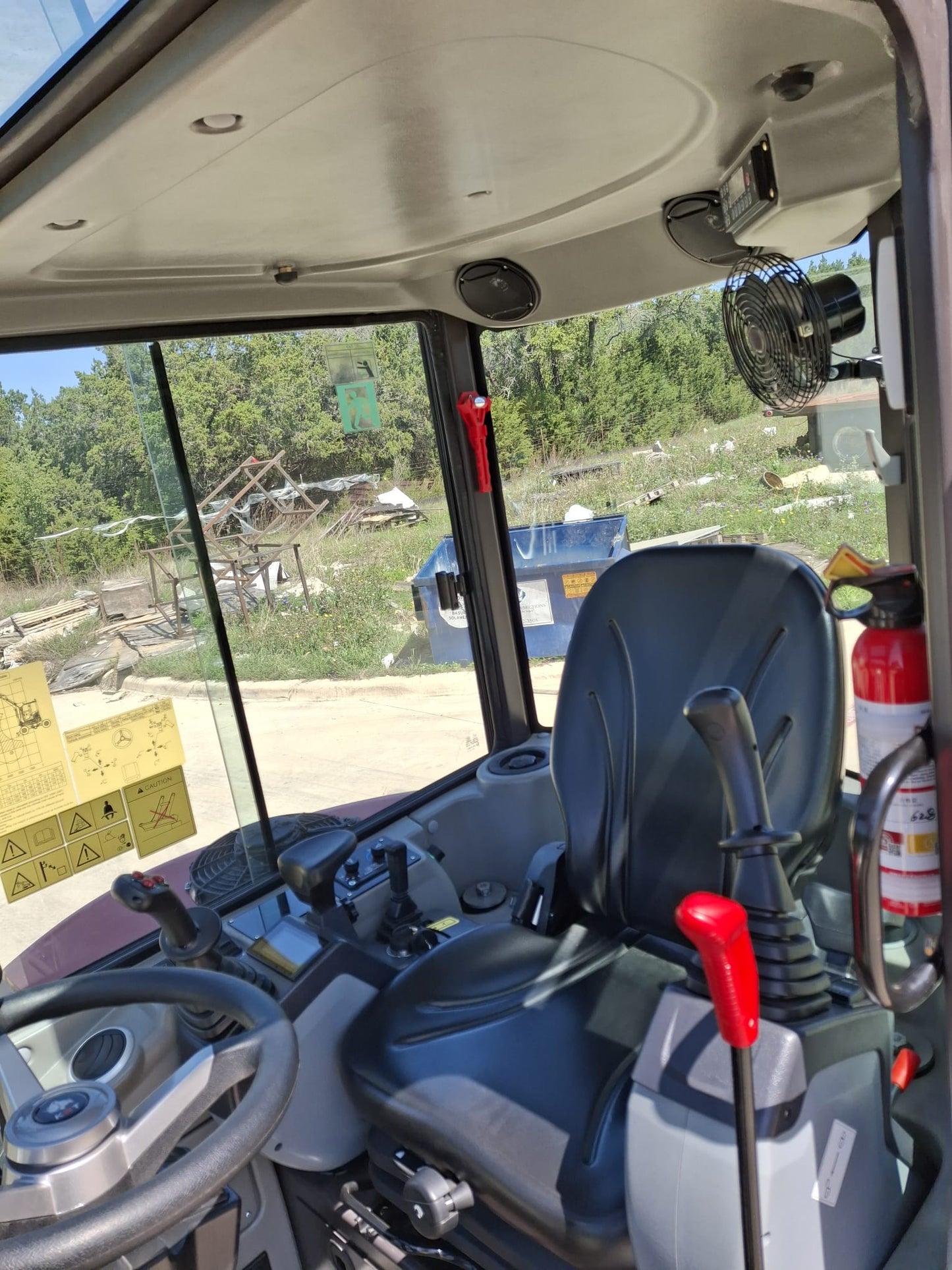 Rhinoceros XN35L Pro Wheeled Excavator with Cab