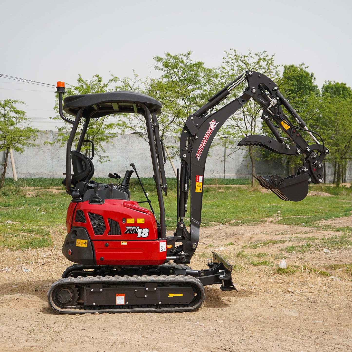 Rhinoceros 2 Ton Mini Excavator with Pilot System