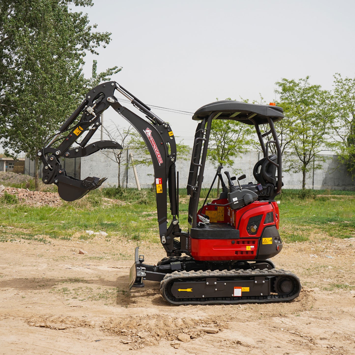 Rhinoceros 2 Ton Mini Excavator with Pilot System