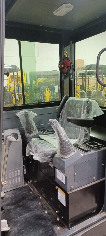 3.3 Ton Yanmar Diesel Excavator with Cab : Swing Boom & 39 HP