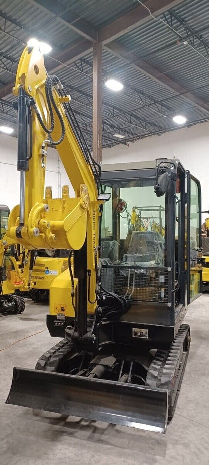 3.3 Ton Yanmar Diesel Excavator with Cab : Swing Boom & 39 HP