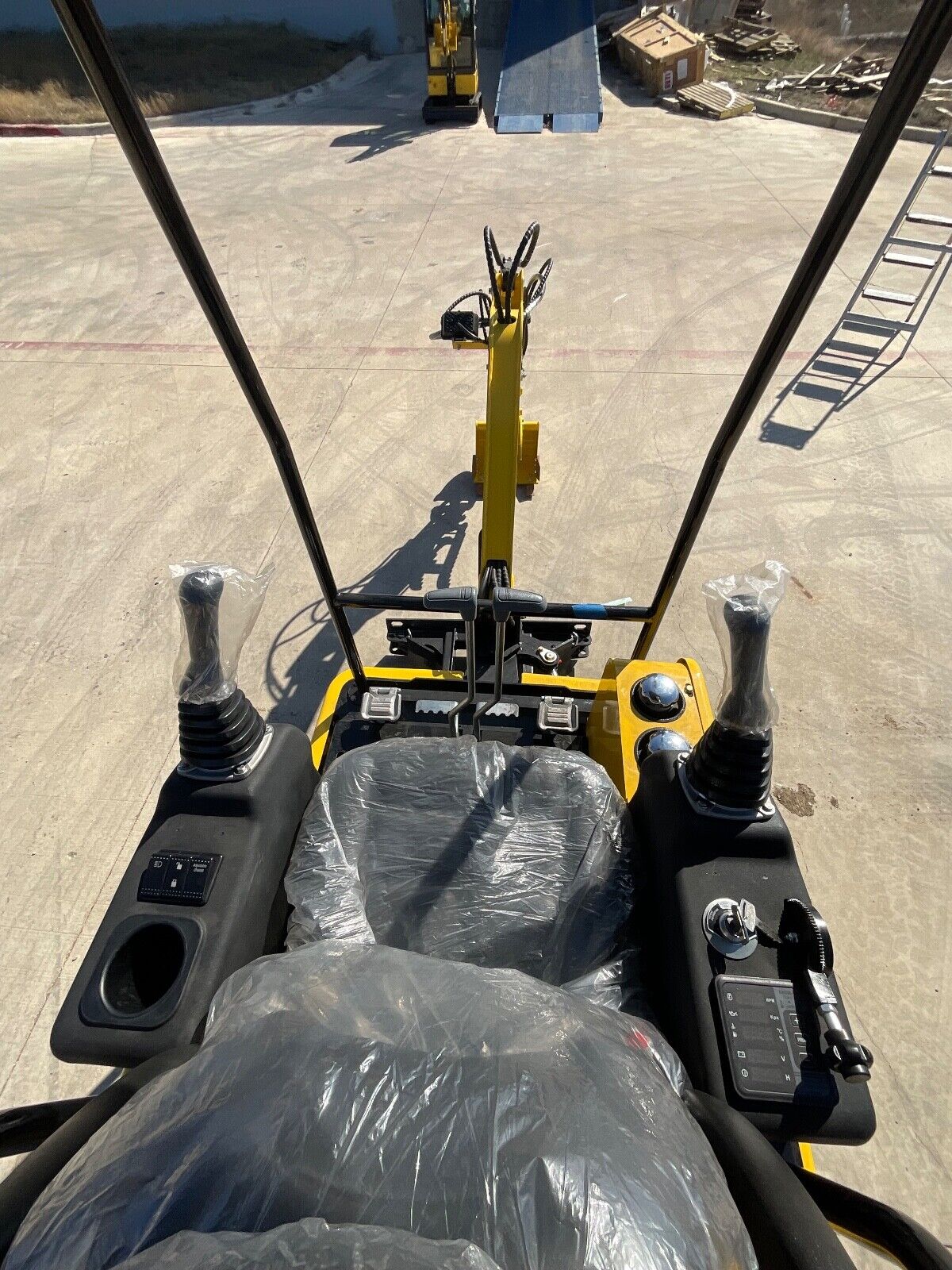 2023 KUBOTA Diesel, 2 TON Mini Excavator w/ Canopy, Swing Boom/Telescopic Track