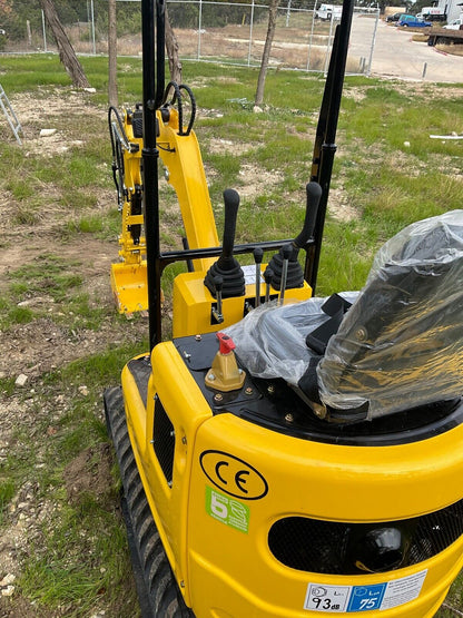 1 TON R319 Mini Excavator w/ Canopy:B&S XR210 EPA Gas Bucket/Hydraulic Thumb